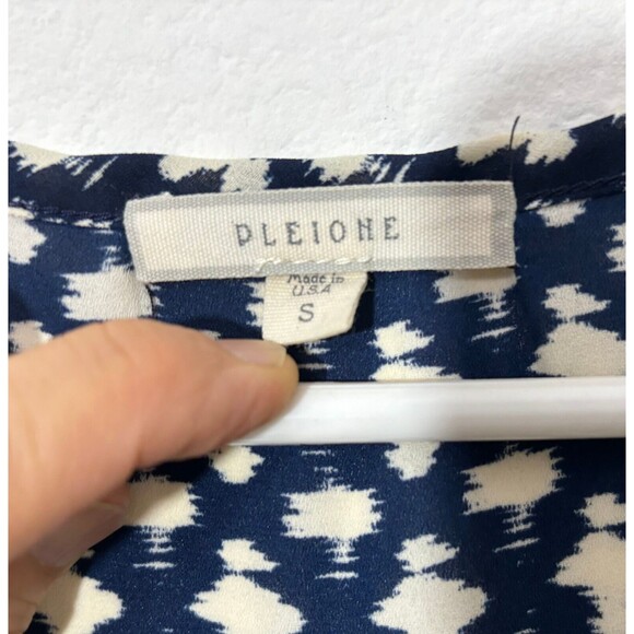 Pleione Tank Top Blouse Navy/Cream Geometric Pattern Pleated flowy - Picture 4 of 6